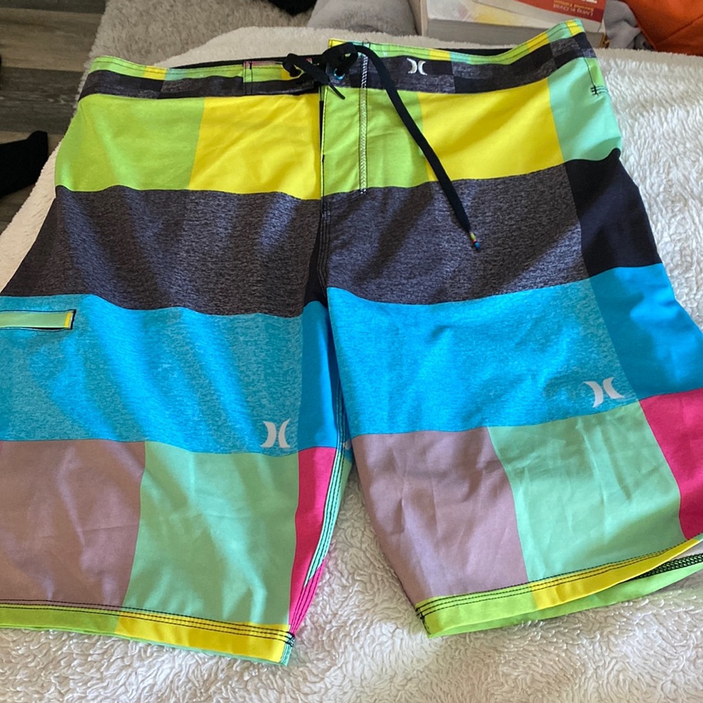 HURLEY SWIM TRUNKS